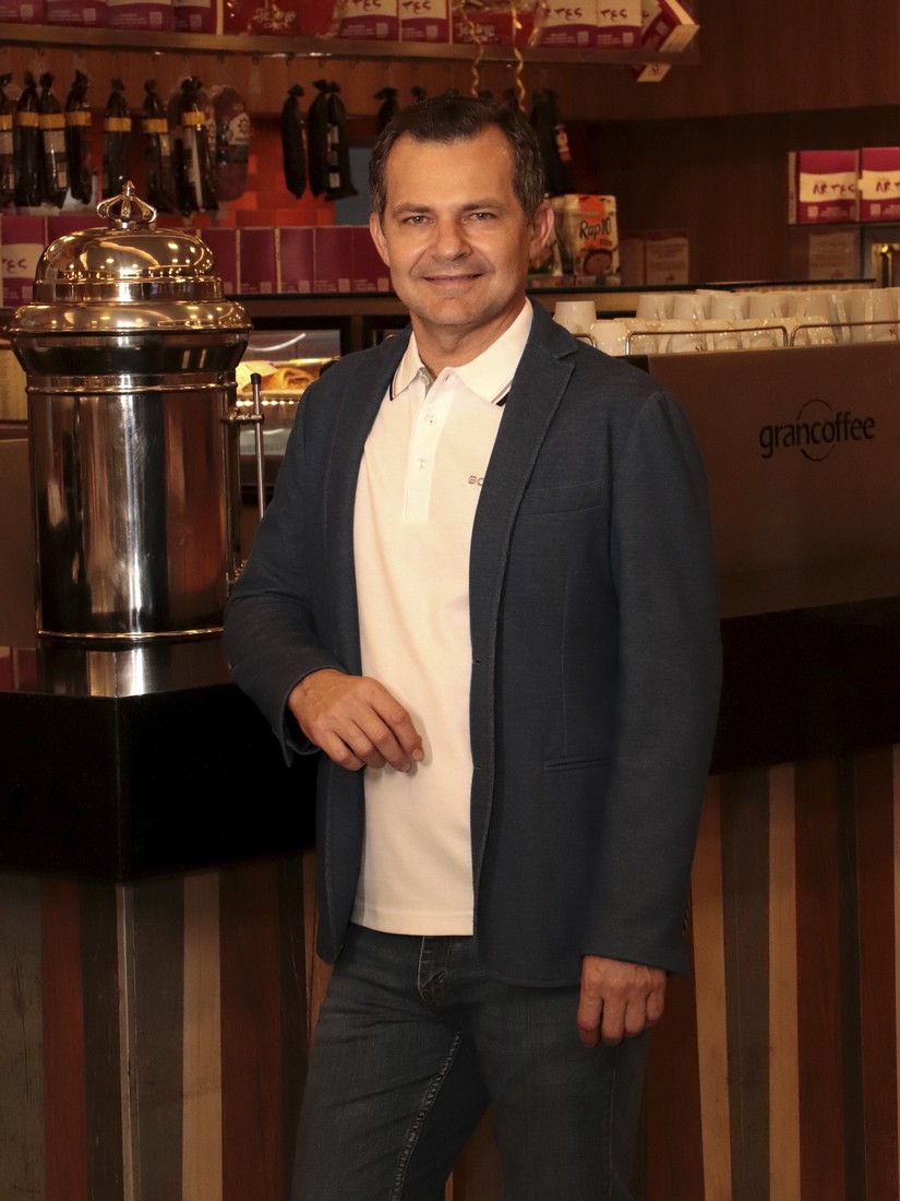 Adalberto Camelo - Revista Portfolio (3)